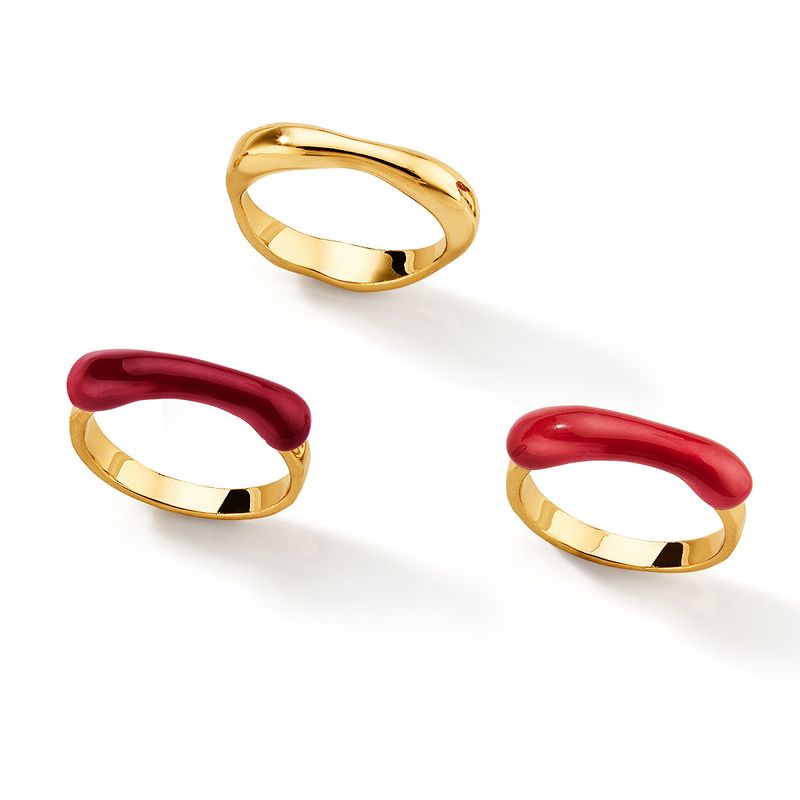 anillos-dorados-con-detalles-rojos