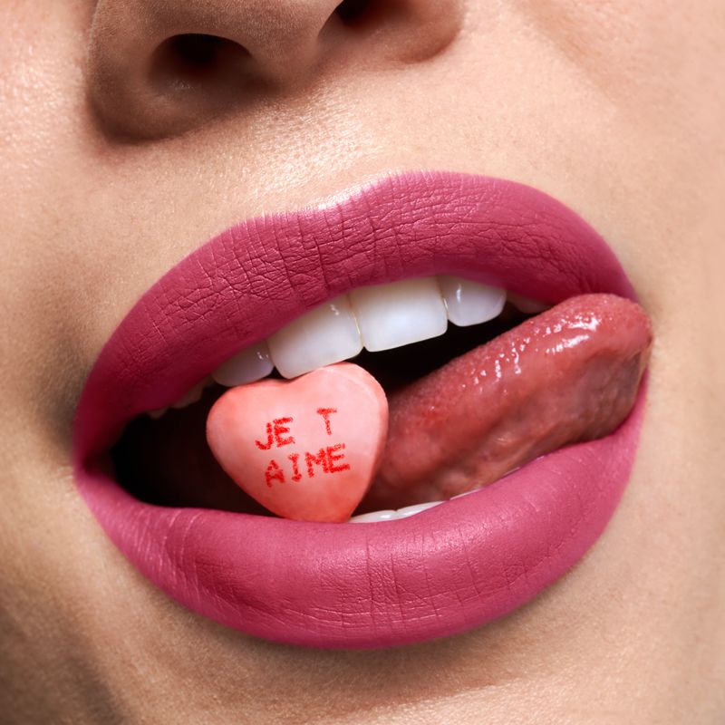 Infini-Lapiz-Labial-Hidratante-Mate-con-Acido-Hialuronico-2-g